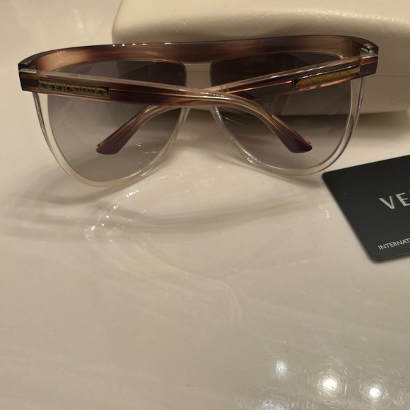 Versace shades - Picture 3 of 9